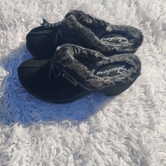 Skechers genuine leather mules with faux fur new without box - Picture 3 of 5